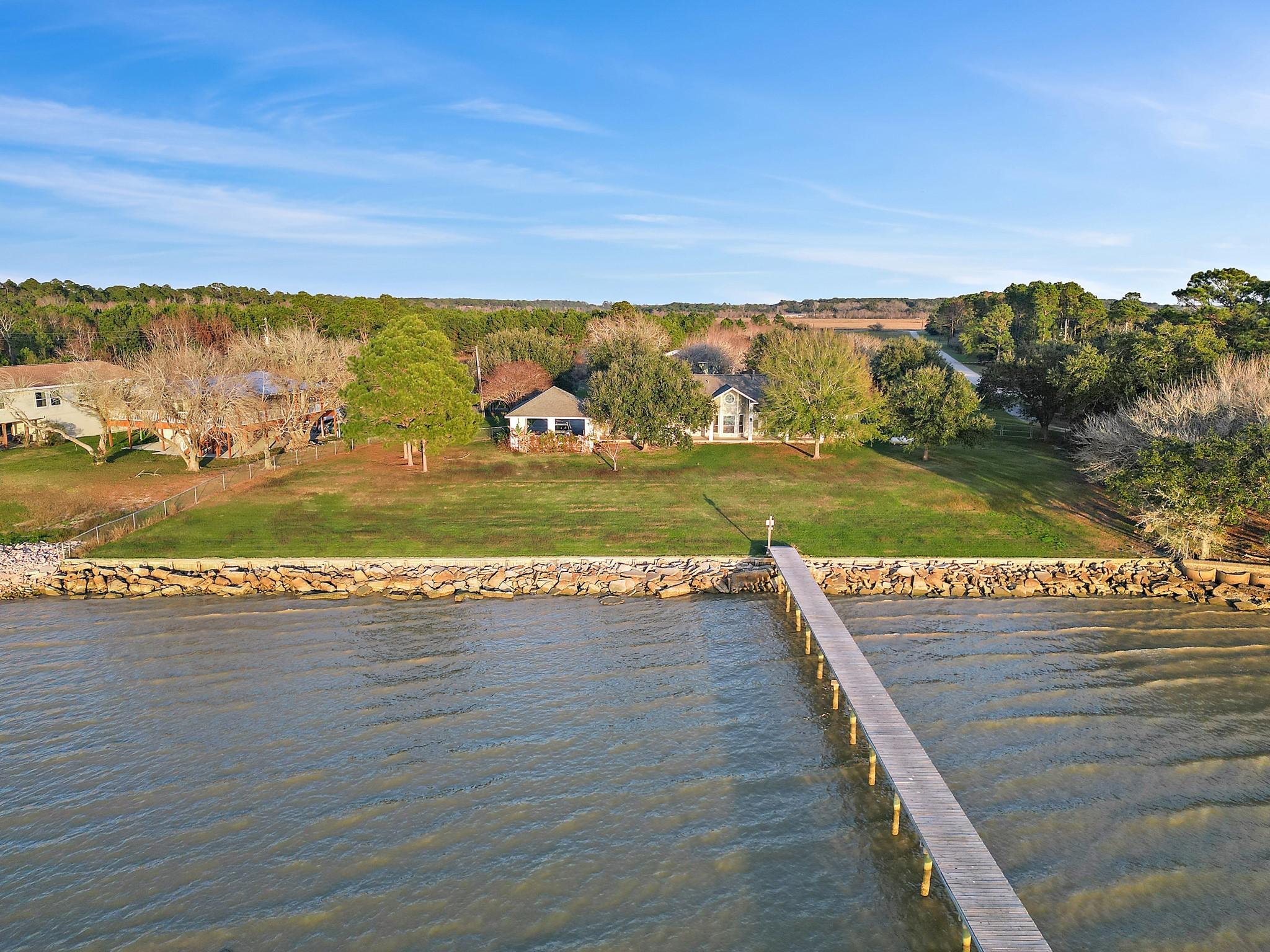 Image 1: Look at this beautiful Bay front property!