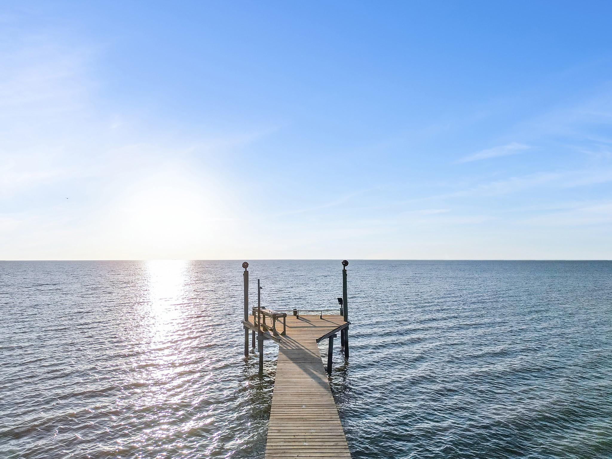 Image 3: The pier extends out over Trinity Bay &mdash; perfect fo