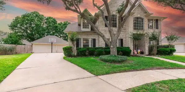2626 Broussard Court