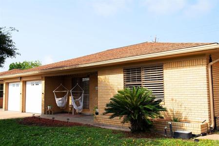 2800 E Palm Circle