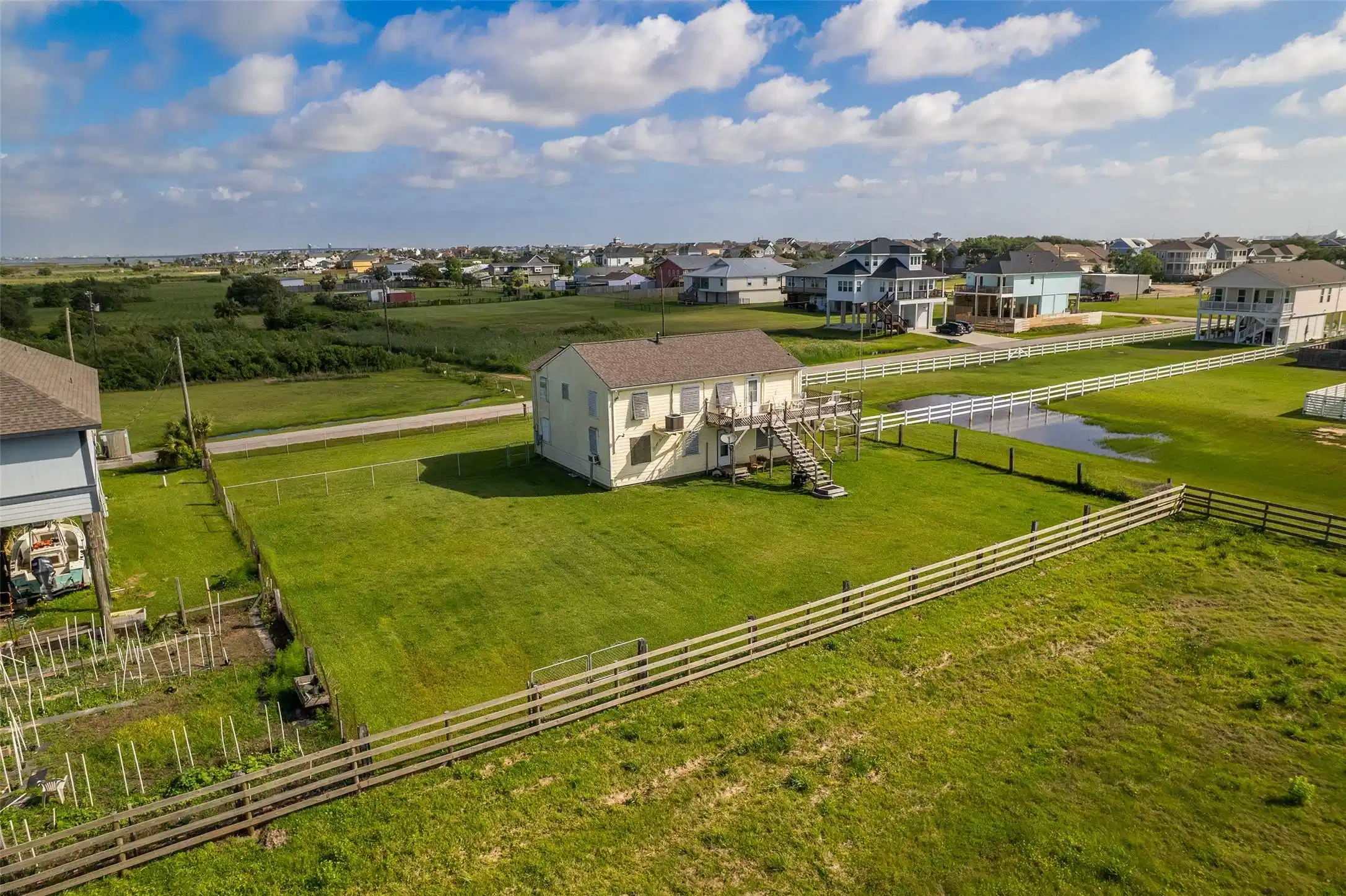 Image 1: Looking for Land and Yard to Grow