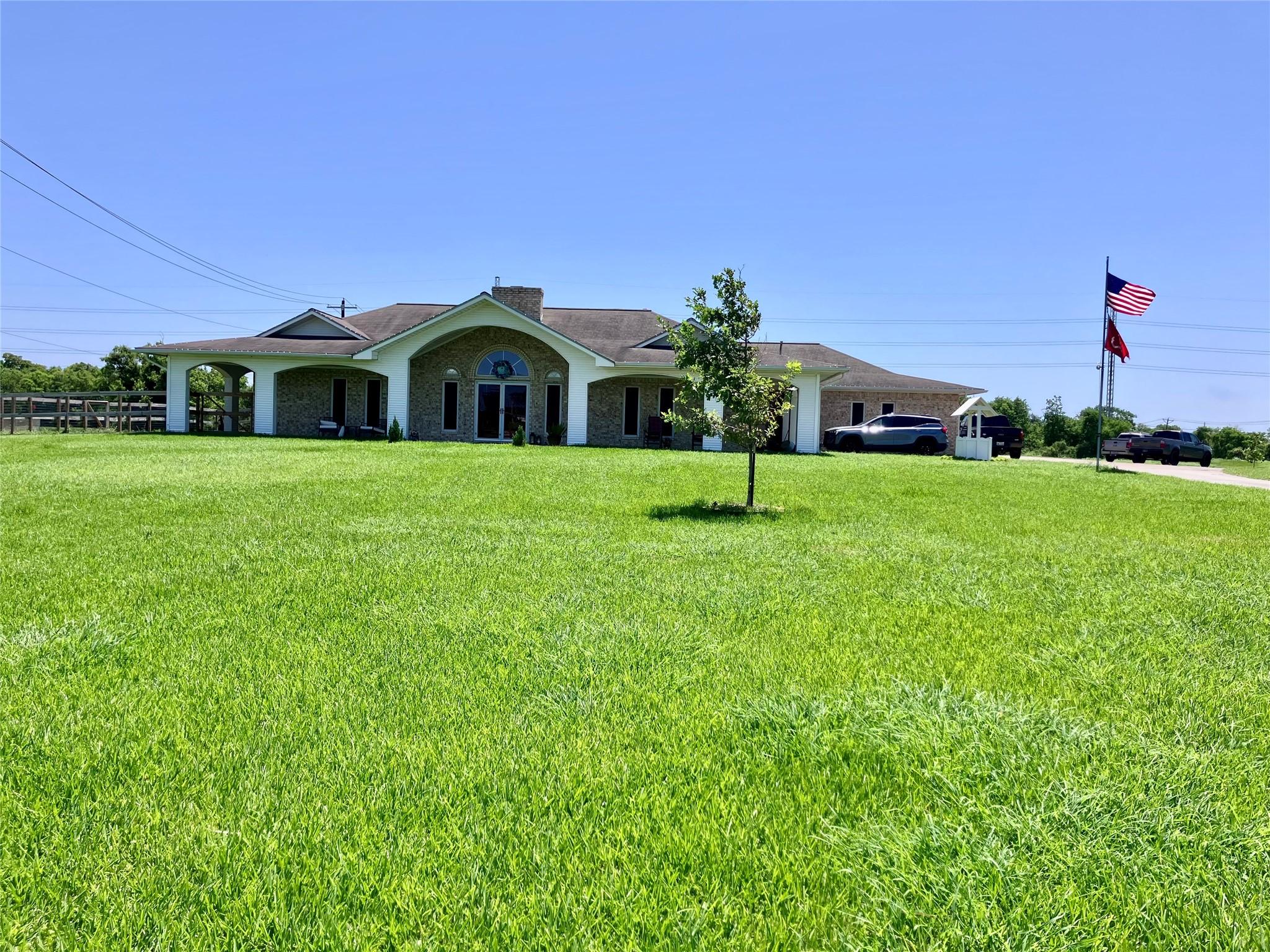 Image 1: Very impressive Family Compound