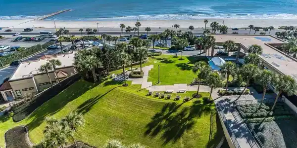 5220 Seawall Boulevard