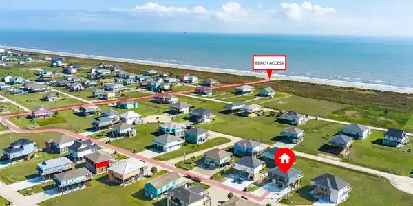 Image 2: This home is in close proximity to the coastline w