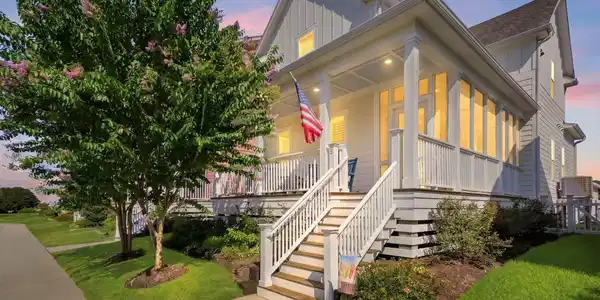 5 Duval Street