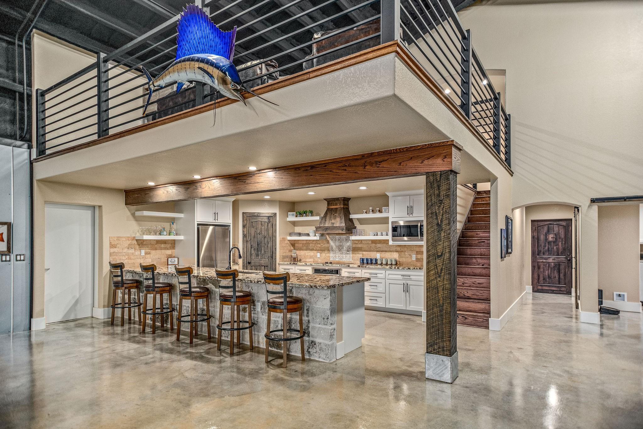 Image 4: Spacious Kitchen with Breakfast Bar