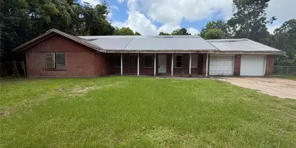 1301 N Vauthier Lane