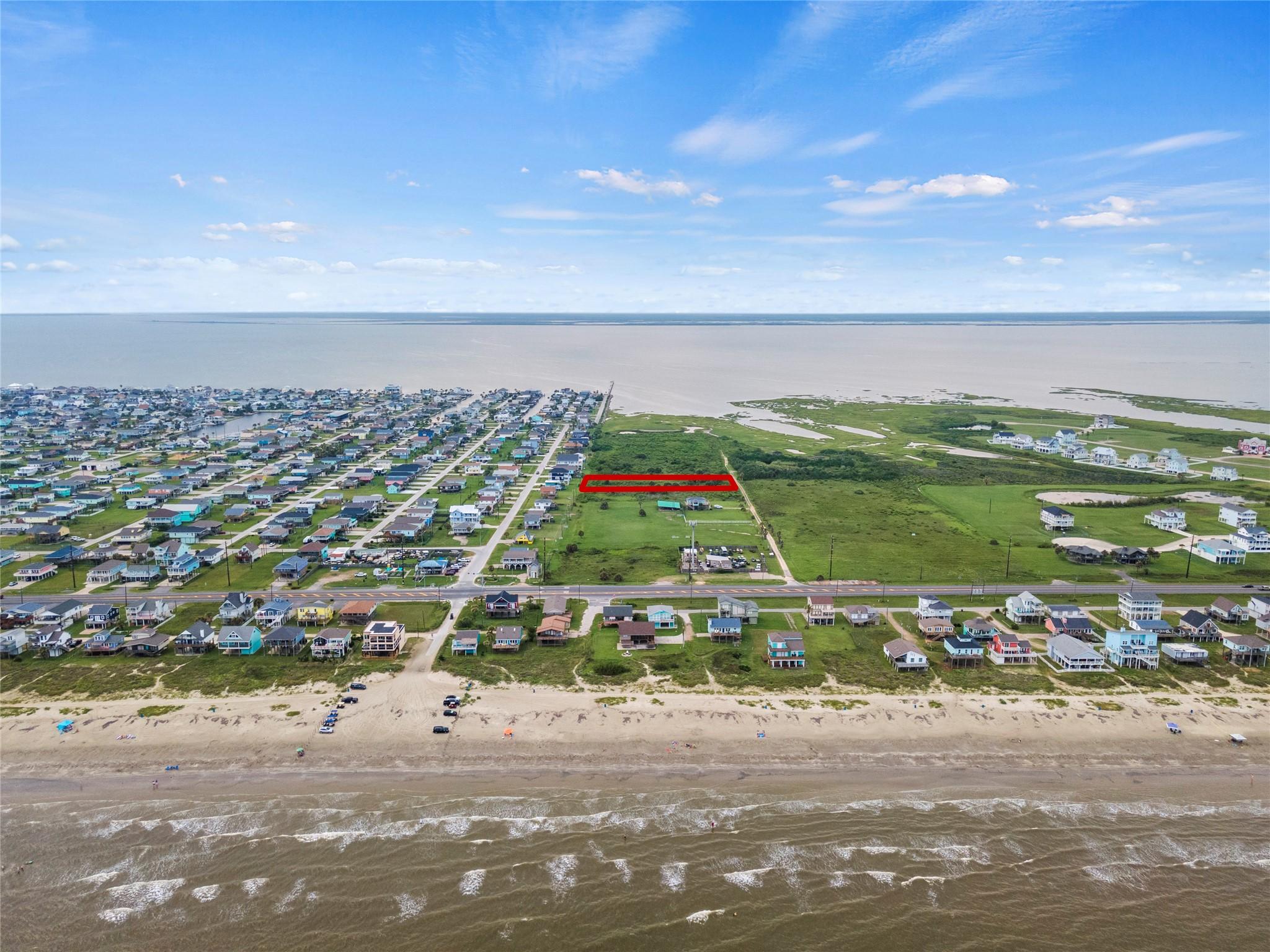Image 3: Located between the bay and the beach as well as S
