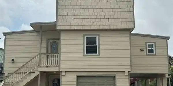 Image 4: 658 Warsaw on the canal with 5 beds 4.5 baths!