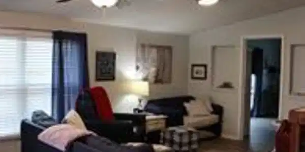 Image 2: Living eoom