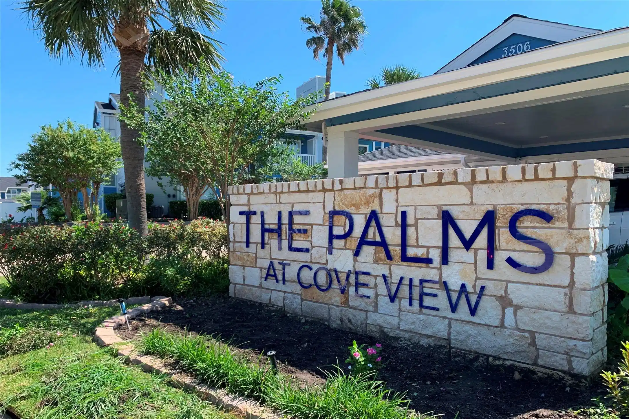 Image 1: Welcome to Palms At Cove View!