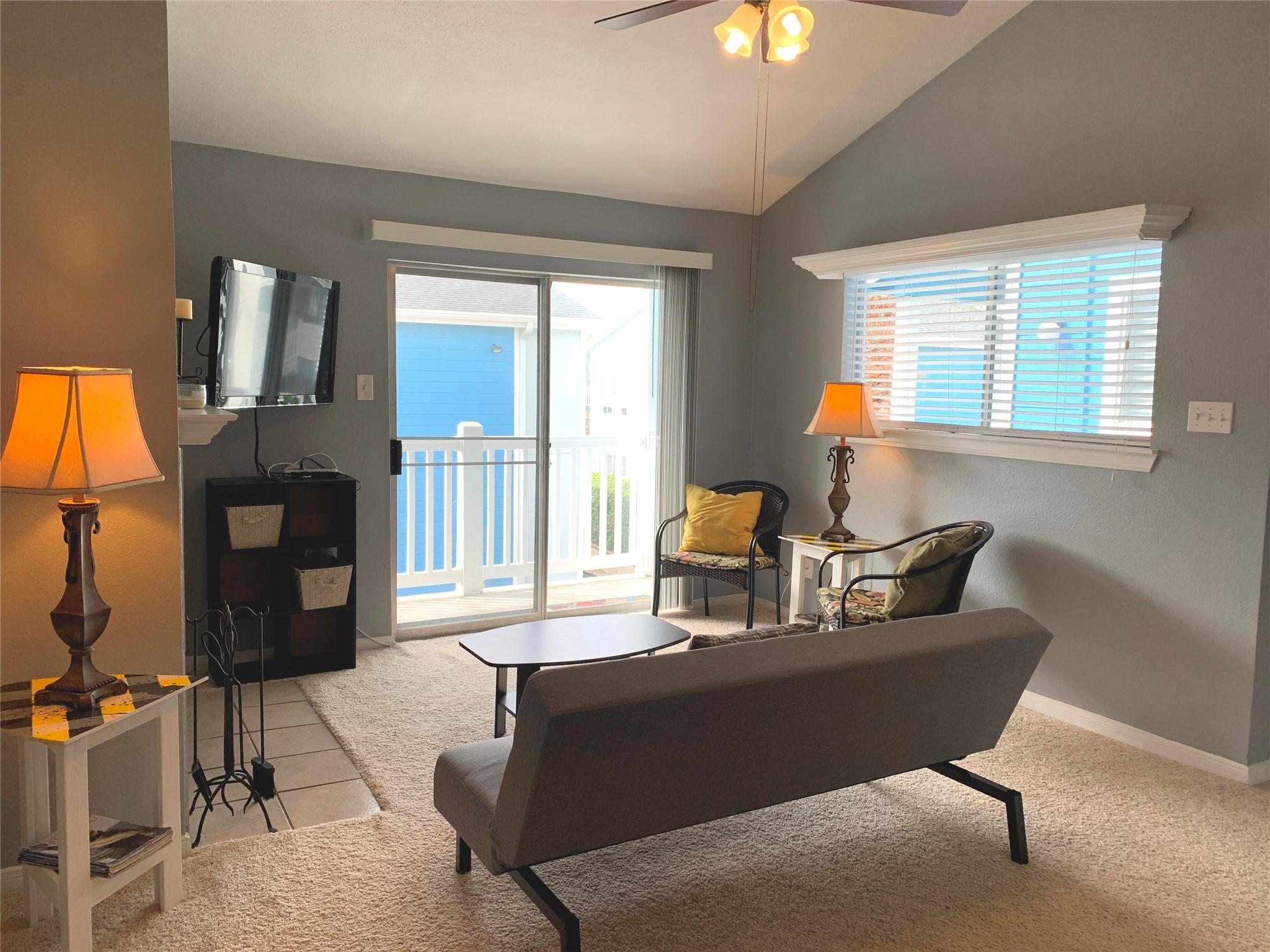 Image 2: This cozy little condo would be a great starter ho