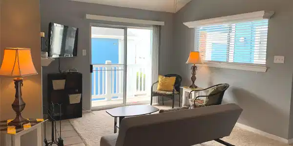 Image 2: This cozy little condo would be a great starter ho