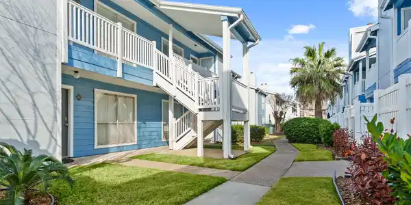 3506 Cove View Boulevard
