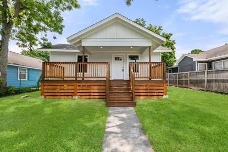 3106 Michigan Street