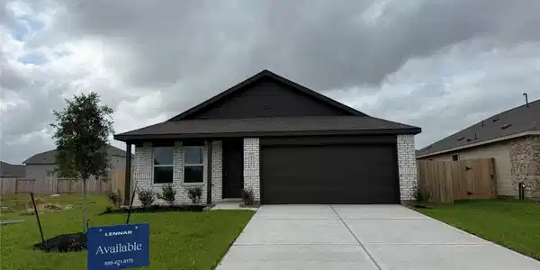 921 Woodhaven Lakes Drive