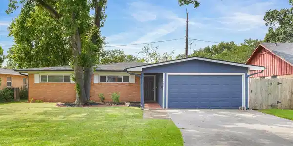1865 Dolphin Drive