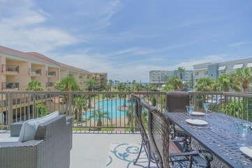 9520 Seawall Blvd