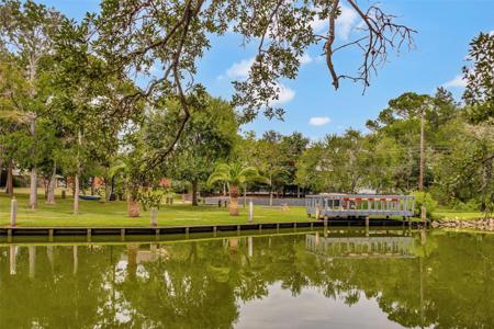 107 Bayou Glen Street