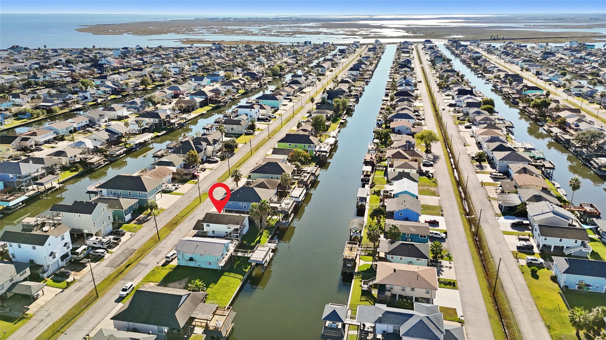 Image 4: Just a short distance to the Bay