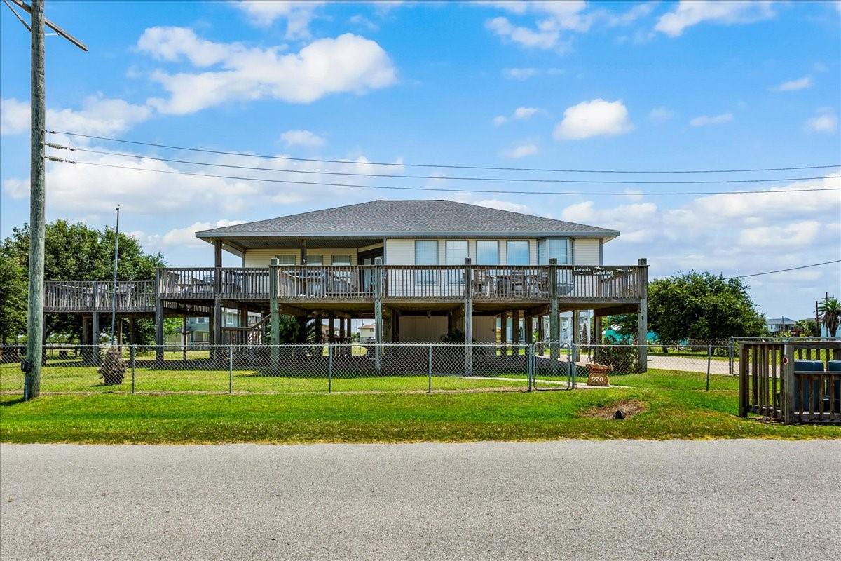Image 2: Spacious coastal home with a large fenced yard and