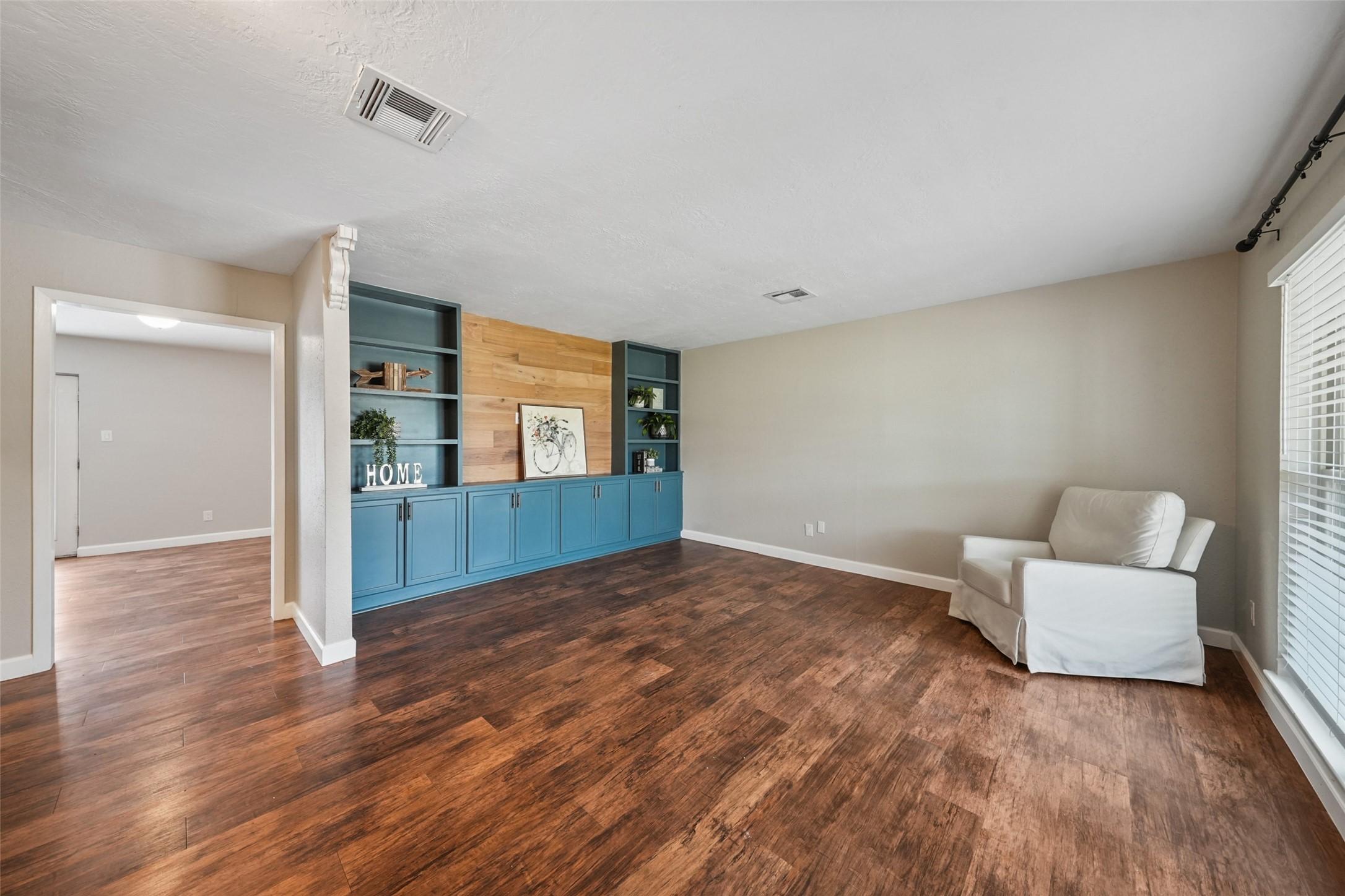 Image 4: As you enter the formal living is to the right.. t