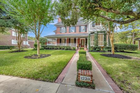 1223 Bluebonnet Drive