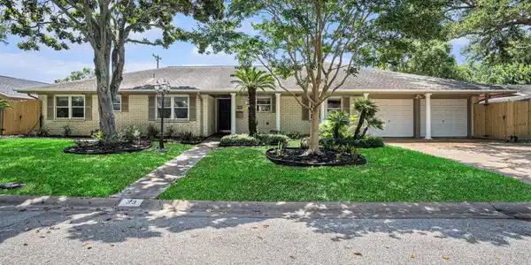 33 Maple Lane