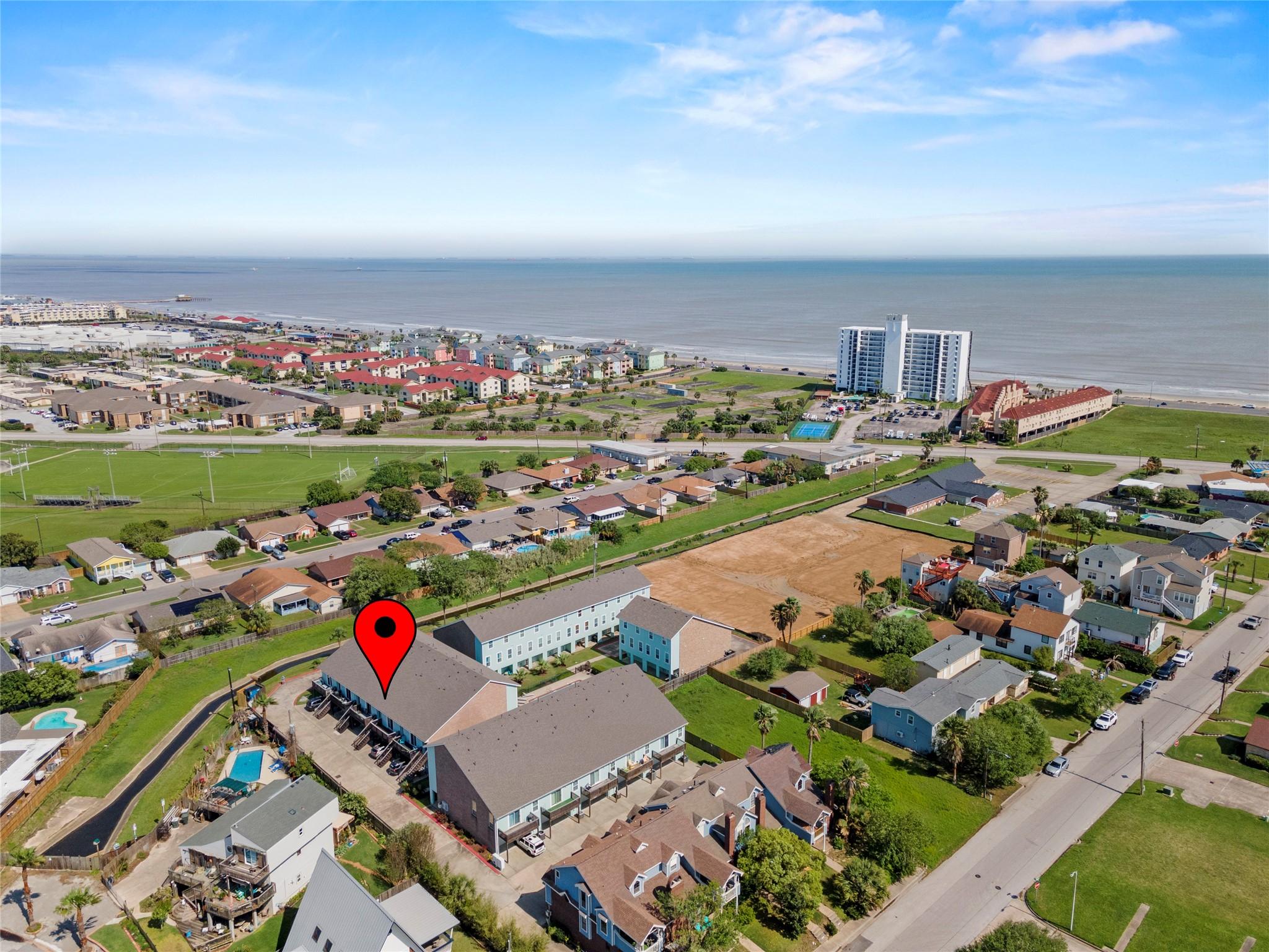 Image 2: Great location!