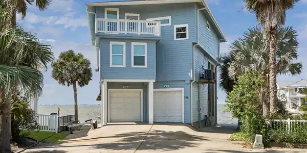 106 Quayside Drive