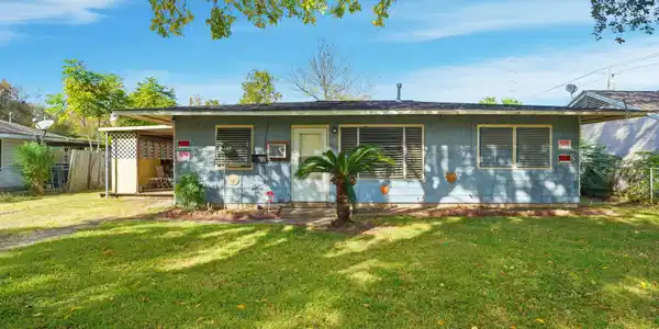 402 Bluebonnet Drive