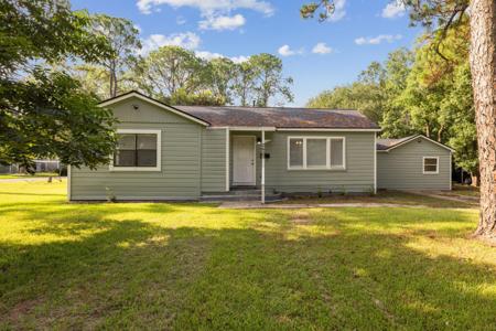 2607 N Houston Drive