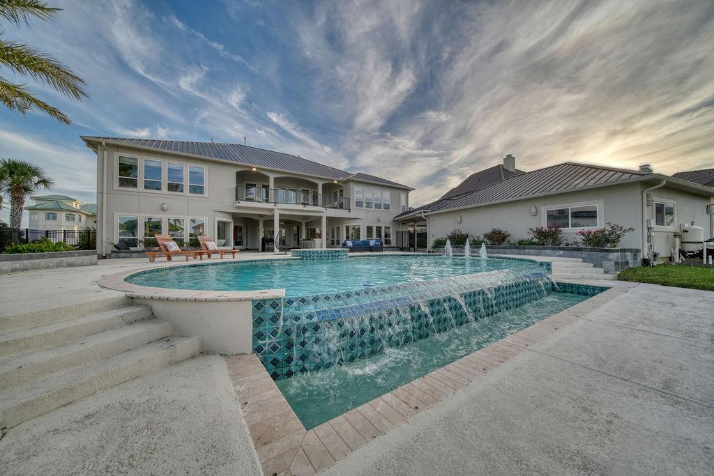 Image 2: Grunite heated in ground pool