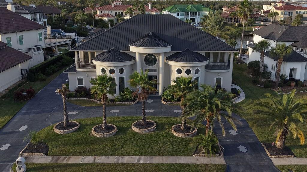 Image 4: Circluar Drive