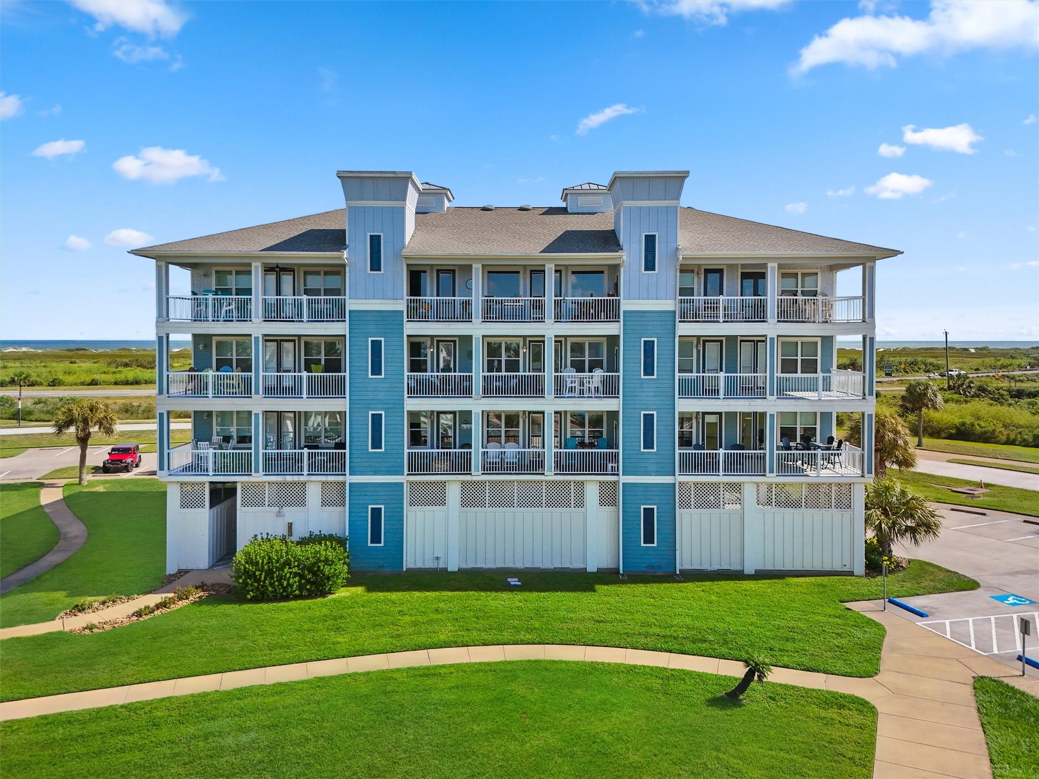 Image 3: Enjoy beautifully designed coastal architecture wi
