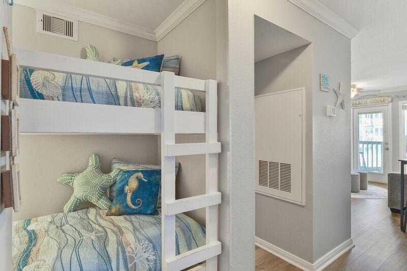 Image 4: Bunks