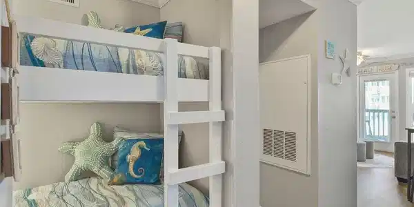 Image 4: Bunks