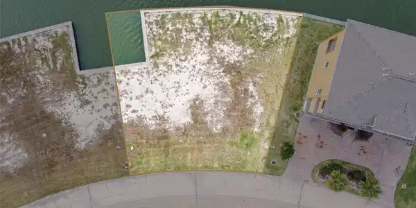 Image 4: An overview with estimated property lines. The bul