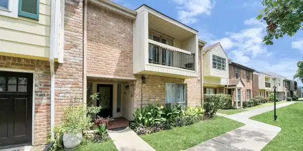 4725 Indian Trail