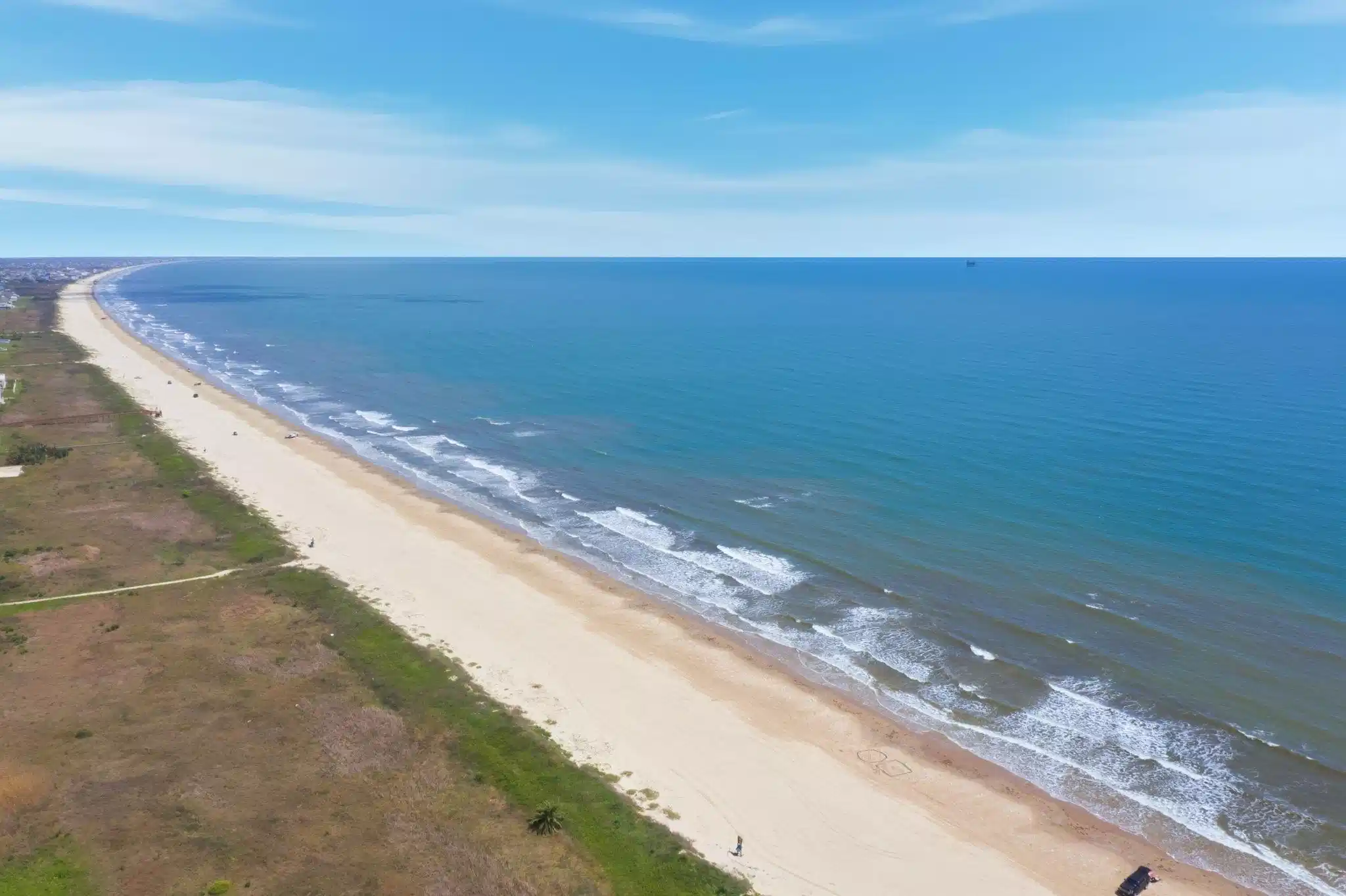 Image 1: Beach side turnkey home, waiting for you!