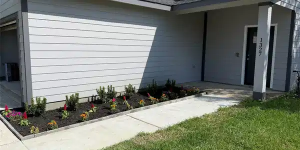 Image 2: Garden