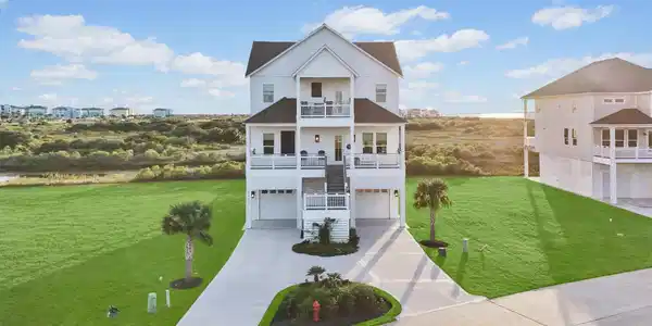 Image 4: This custom built home by Sapphire Sea Homes is th