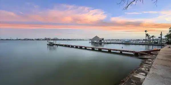 6500 Bayou Front