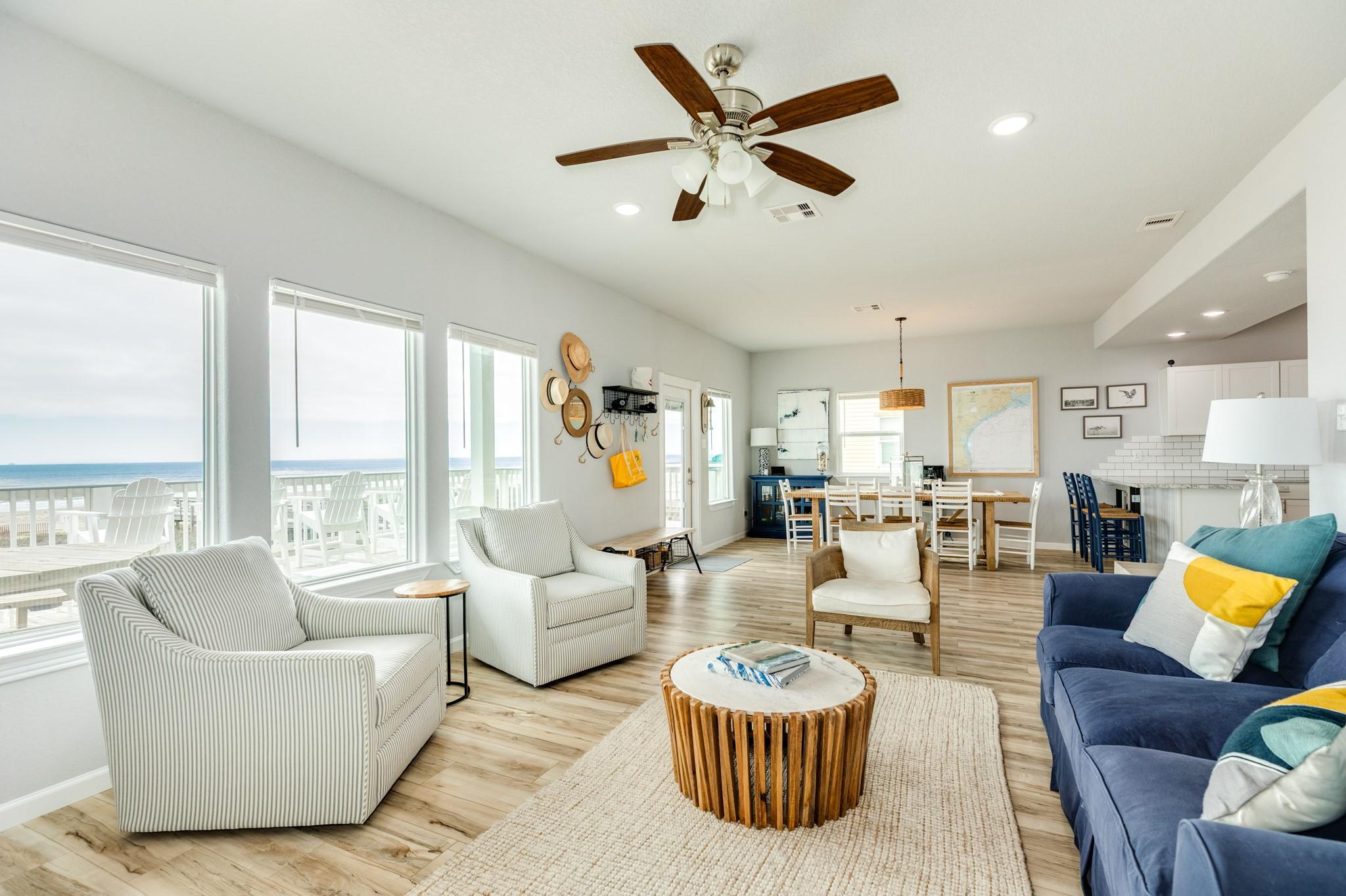 Image 4: Open-Concept Living Area &ndash; Bright and airy living