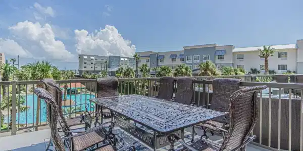 9520 Seawall Blvd