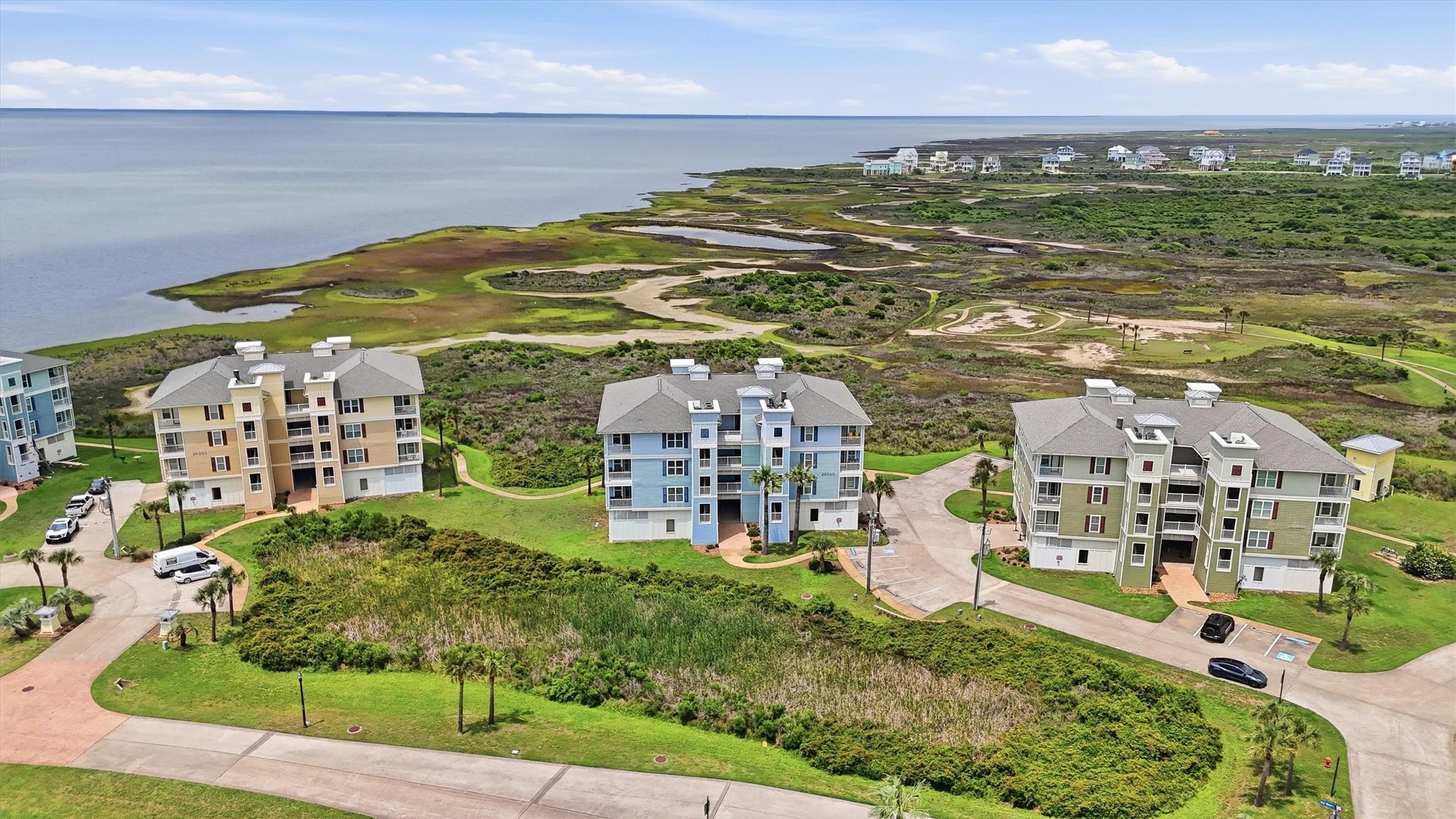 Image 2: Pointe West surrounds you with the best of beachsi