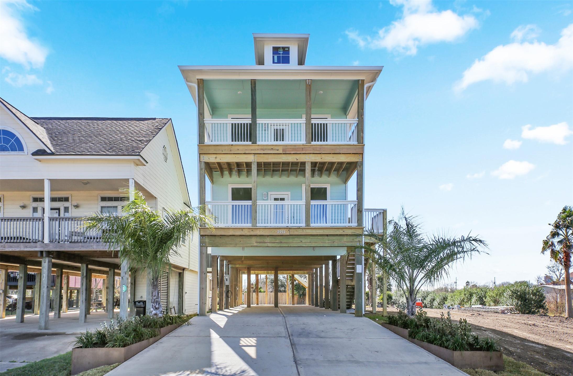 Image 1: Beautifully built brand new home on Galveston Bay