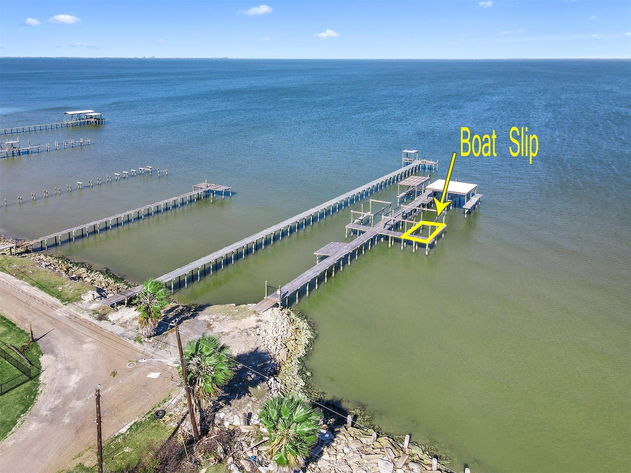 Image 3: The property conveys shared ownership of a private