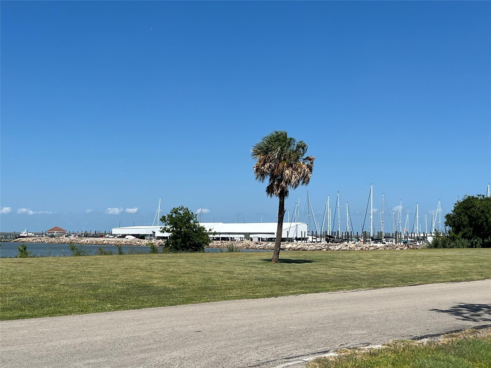 Image 3: Near Houston Yacht Club