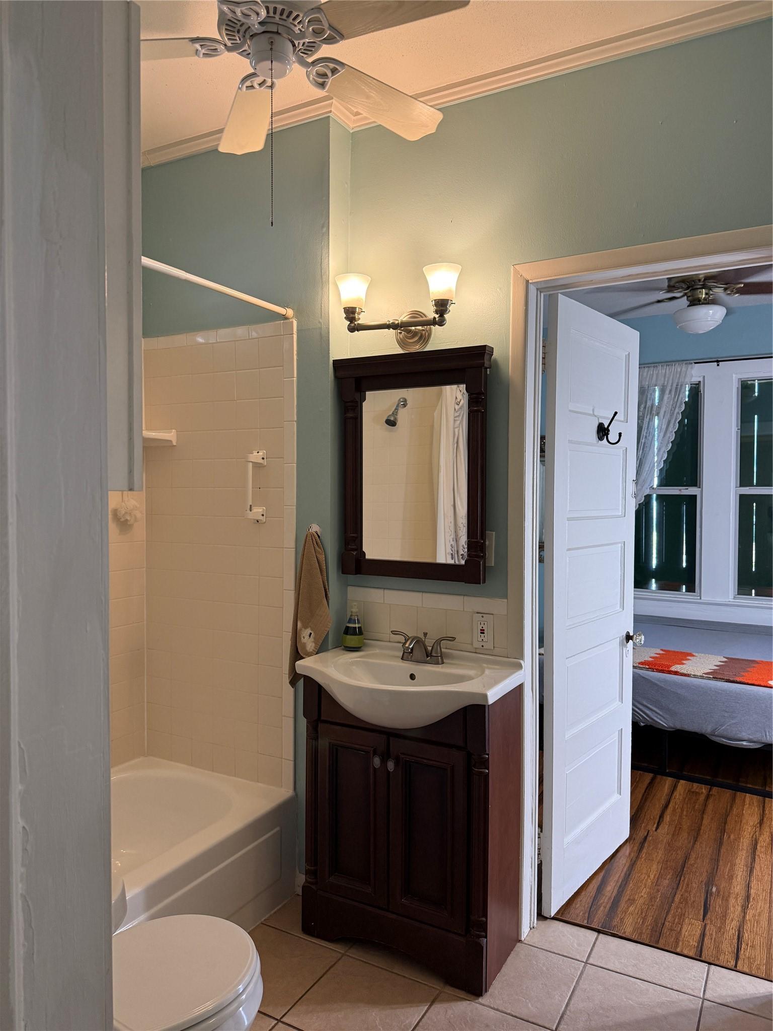 Image 4: Bath #2